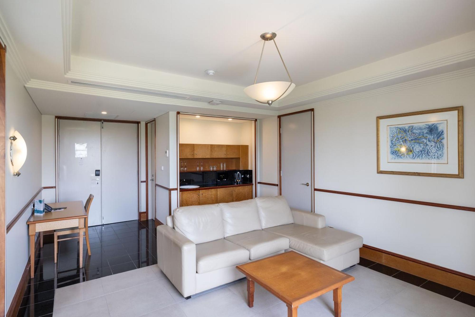 名迪海滩赌场及度假村 达尔文 外观 照片 A living room in a typical apartment